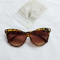 Retro cat-eye sunglasses with tortoiseshell frames and brown gradient lenses for women - Tortoise Shell