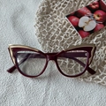 Occhiali cat-eye bordeaux vintage con accenti in metallo dorato e lenti trasparenti - Borgogna