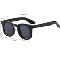 Chic oversized square sunglasses with black frame and measurements 14.3cm x 3.7cm - Black