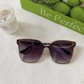 Detail of metal baby sunglasses with purple gradient lenses and gold thin frames - Gold Frame Double Grey