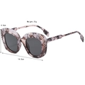 Retro oval sunglasses with marble texture and 100% UV protection for women - Jelly Demi / Grey Lens