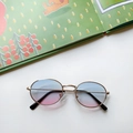 Retro ovale zonnebril met goudkleurig metalen montuur en blauw-roze verloopglazen voor dames - Blauw Roze