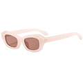 Modische Cat-Eye Sonnenbrille mit mattem hellrosa Rahmen und braunen Gläsern - Gelee-Rosa