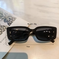 Trendige schwarze rechteckige Damen-Sonnenbrille 2025 mit Maßangaben und Gewichtsangabe - Schwarz