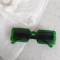 Occhiali da sole vintage per bambini con montatura verde trasparente e lenti scure - Verde 3-Montatura grande rettangolare verde traslucido