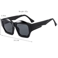 Occhiali da sole geometrici neri cat-eye con montatura lucida spessa e lenti grigie - Occhiali da sole / Nero