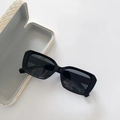 Gros plan sur les lunettes de soleil polarisées enfant avec étui rigide tissé beige - Noir Brillant