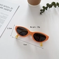 Detailansicht faltbare Sonnenbrille für Kinder in Orange mit 13cm Breite und 20g - Orange