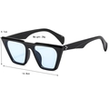 Occhiali da sole cat-eye rétro neri con lenti azzurre e dettagli a stella laterali - Nero Lucido Blu
