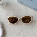 Retro cat-eye zonnebril voor kinderen met roomwit montuur en donkerbruine UV400-glazen - Zonnebril Stijl / Room thee