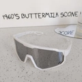 Détail des lunettes de cyclisme blanches pour enfants avec verres foncés et monture - Monture Blanche Miroir Argenté