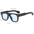 Occhiali da sole quadrati neri con lenti blu chiaro e dettagli a freccia in argento - Montatura Nera Lenti Blu