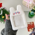 Detailansicht weißer Plüsch-Halter für Fotokarten mit niedlichen Hasenohren-Details - Weißer Hasenstil