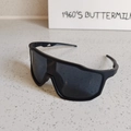 Mattschwarze Oversize-Radsport-Sonnenbrille mit Shield-Glas für den Outdoor-Sport - Schwarz