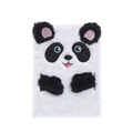 Close-up van een pluchen panda-notitieboekje met zachte vacht en 3D-oordetails - Panda