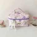 Rosa gesteppte Kosmetiktasche mit Schmetterlingsmuster und elegantem Band-Zipper - Groß / Lila