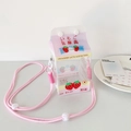 Makroaufnahme der Erdbeermilch-Box geformten transparenten PVC-Umhängetasche für Puppen - Rosa Erdbeere