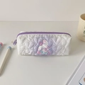 Gestepptes weißes Mäppchen mit Herzmuster, süßem Hasenprint und lila Reißverschluss - Lila