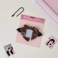 Detalle de portatarjetas de corazón con estampado de leopardo y alas de murciélago - Marrón Oscuro