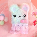 Dettaglio del taccuino orsetto di peluche con pelliccia macaron, gonna in pizzo e gancio - Multicolore Tie-dye