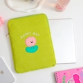 Detail der grünen Cord-iPad-Hülle mit Tulpenstickerei und Happy Day Schriftzug - Grüne Blume (Universal)