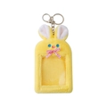 Détail du porte-carte lapin en peluche jaune avec nœud rose à carreaux et anneau - Lapin Jaune Avec Nœud Papillon