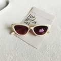 Kinder Sonnenbrille im Cat-Eye Design in Cremeweiß mit süßem Cartoon-Katzenaufkleber - Beige