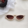 Vintage cat eye sunglasses in beige frames with gradient brown lenses for a stylish look - Cream Tea