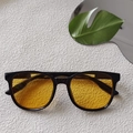 Retro square frame sunglasses with black plastic frame and yellow transparent lenses - Black and Yellow