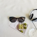 Retro cat-eye tortoiseshell sunglasses with vibrant blue trim and grey lenses - Mixed Tortoise Gray Lens
