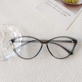 Monture de lunettes œil de chat gris transparent au design léger et minimaliste - Oeil de chat (77122) / Gris Transparent
