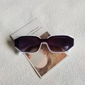 Retro rectangular sunglasses with thick white frames and purple gradient lenses - White
