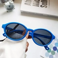 Lunettes de soleil ovales polarisées pour enfants bleu vif avec monture en silicone - Bleu foncé