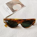 Lunettes de soleil œil de chat rétro avec monture écaille et verres gris foncé - Thé à rayures