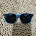 Occhiali da sole polarizzati per bambini con montatura in silicone blu scuro e rivetti - Montatura Blu Gambe Blu Brillante