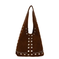 Sac sous le bras en daim marron vintage avec rivets argentés et design hobo chic femme - Marron
