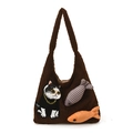 Borsa hobo in peluche marrone scuro con simpatici ricami di gatti e pesci - Marrone
