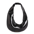 Bolso de hombro media luna negro brillante con acabado de charol y texto decorativo - Negro