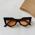 Lunettes de soleil cat-eye polygonales avec monture noire brillante et verres orange - Noir et Jaune