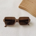 Retro square sunglasses in tea brown with elegant gold metal temple accents - Premium Grey