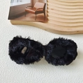 Occhiali da sole cat eye neri con bordo in morbido peluche e lenti scure alla moda - Nero