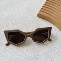 Brown cat-eye sunglasses with geometric frames and dark lenses for a retro style - Gray