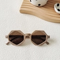 Lunettes de soleil hexagonales rétro kaki avec verres marron foncé et fini mat - Gris Premium