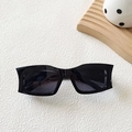 Retro-Sonnenbrille mit dickem schwarzem Rechteckrahmen und dunkelgrauen Gläsern für Damen - Schwarz und Grau