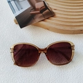 Fashion oversized amber cat eye sunglasses with brown gradient lenses for women - Champagne