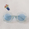 Light blue flower shaped sunglasses for kids with sparkling glitter and round lenses - Transparent Blue