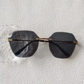 Gafas de sol octogonales sin montura con lentes grises degradados y montura dorada - Gris Dorado
