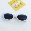 Retro-Oval-Sonnenbrille mit weißem Rahmen und dunklen Gläsern, Modell JH18175 Details - Porzellanweiß
