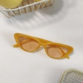Occhiali da sole retrò cat-eye con montatura gialla e lenti color ambra - Stile Occhio di Gatto in Acetato Spesso Giallo Brillante (032)