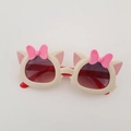 Occhiali da sole bimbi a forma di gatto crema con fiocchi rosa e lenti sfumate - Bianco